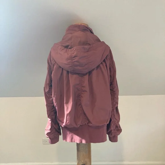 ATHLETA Point Reyes Bomber II in Tawny Rose
(Jetsetter) - Picture 10 of 11